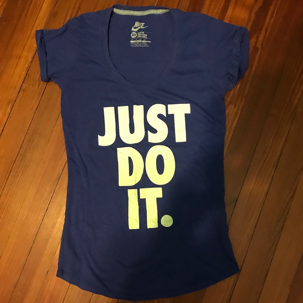 Just Do it Nike T-Shirt. Size XS, purple